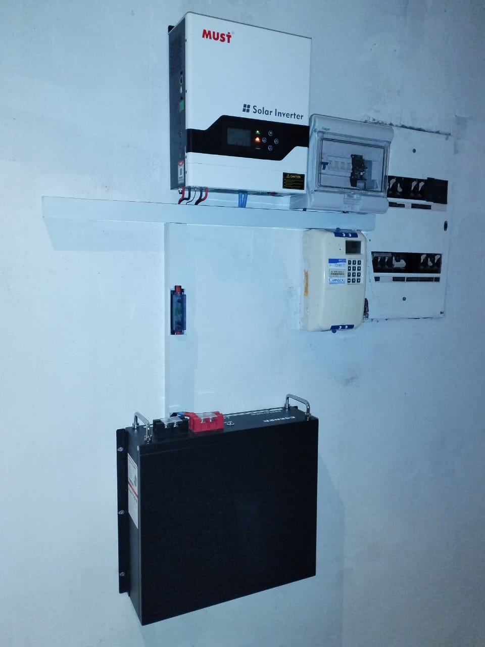 24V Back Up System: 3KW Inverter & 2,5KW Lithium Battery + Installation (3 Years Warranty) Fridge, Washing Machine, Microwave Oven, Power Tools & Airfryer